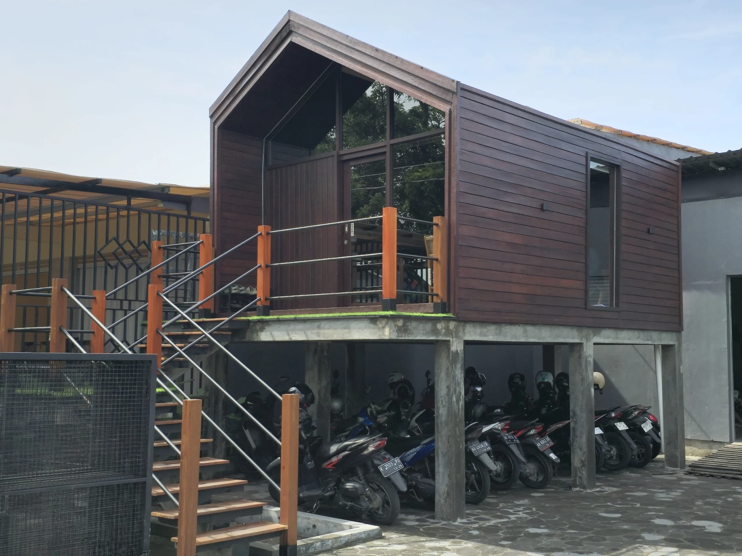 Rumah Kayu Batu Malang
